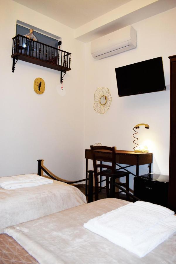 Neapolis Pie Apartment Exterior photo